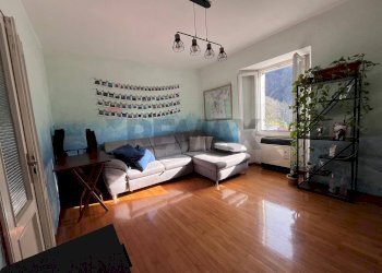 Soggiorno - Quadrilocale via Carlo Oberti
 
52, Lenna - foto 2