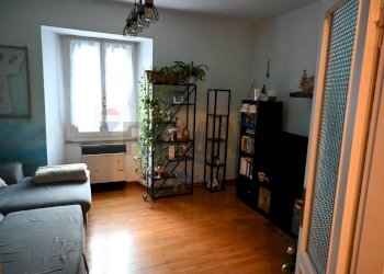 Soggiorno - Quadrilocale via Carlo Oberti
 
52, Lenna - foto 14