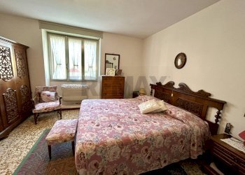 Camera / camera da letto - Bilocale Solto Collina - foto 9