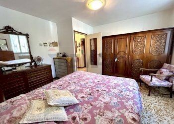 Camera / camera da letto - Bilocale Solto Collina - foto 13