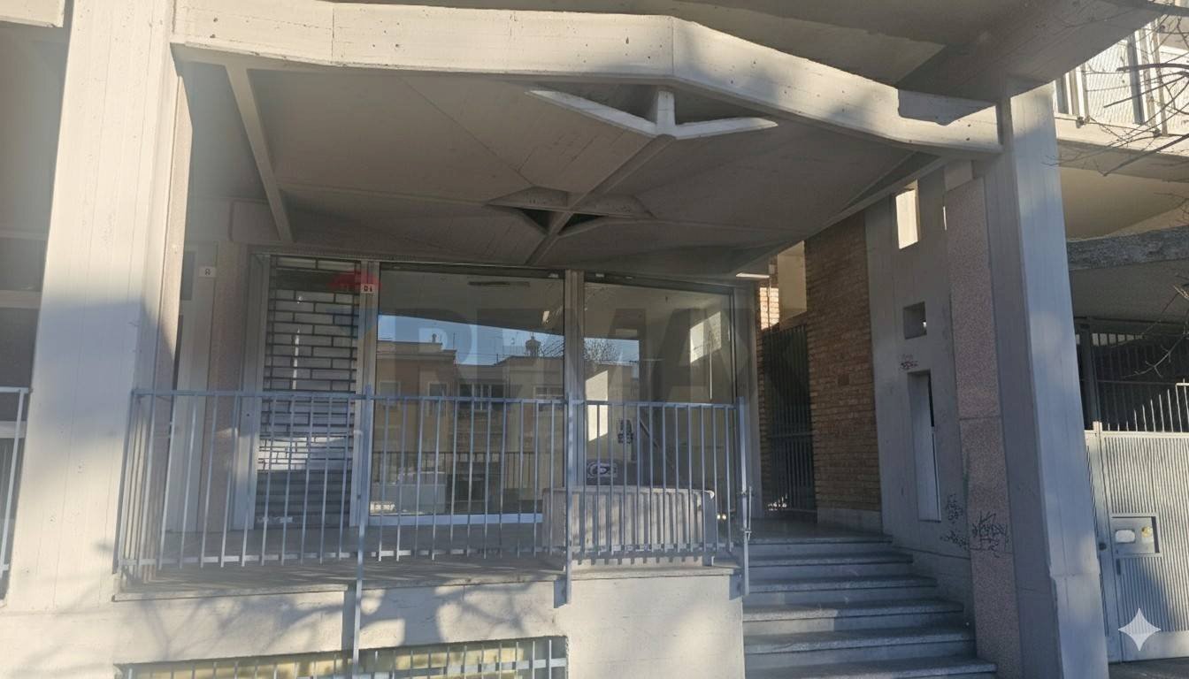 Edificio all\'aperto - Negozio V.le Libertà
 
8A, Pavia - foto 2