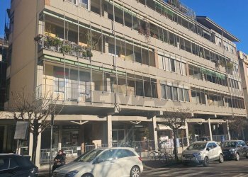 Edificio all\'aperto - Negozio V.le Libertà
 
8A, Pavia - foto 4