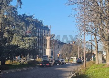 Edificio all\'aperto - Negozio V.le Libertà
 
8A, Pavia - foto 6