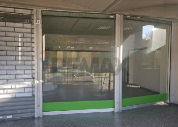 Terrazza - Negozio V.le Libertà
 
8A, Pavia - foto 1