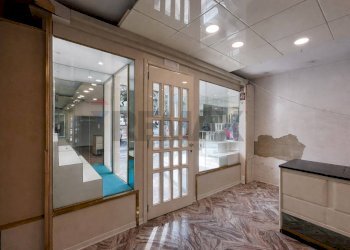 Camera / camera da letto - Locale Commerciale Via Santa Maria di Merino
 
36, Vieste - foto 6