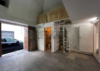 Ricezione / Lobby - Locale Commerciale Via Santa Maria di Merino
 
36, Vieste - foto 12