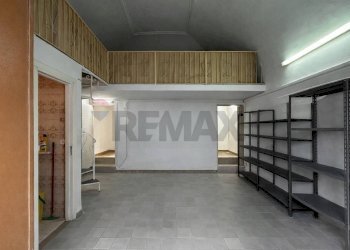 Dispensa di stoccaggio - Locale Commerciale Via Santa Maria di Merino
 
36, Vieste - foto 16