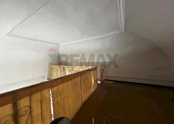 Scale - Locale Commerciale Via Santa Maria di Merino
 
36, Vieste - foto 17