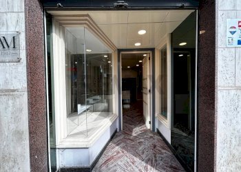 Bagno - Locale Commerciale Via Santa Maria di Merino
 
36, Vieste - foto 19