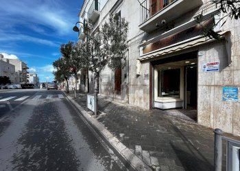 Edificio all\'aperto - Locale Commerciale Via Santa Maria di Merino
 
36, Vieste - foto 22