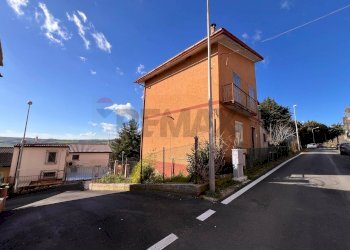 Casa all\'aperto - Casa indipendente Via ponti rossi
 
snc, Fragneto Monforte - foto 1