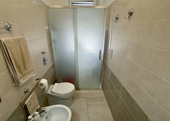 Bagno finestrato - Two-room apartment Via Monte Grappa
259, Sesto San Giovanni - photo 16