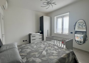 Camera da letto - Two-room apartment Via Monte Grappa
259, Sesto San Giovanni - photo 23