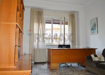 Soggiorno - Appartamento Via Lieti A Capodimonte
 
51/f, Napoli - foto 20