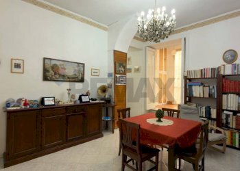 Sala da pranzo - Appartamento Vico Luperano, Napoli - foto 9