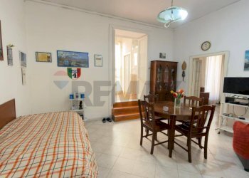 Sala da pranzo - Appartamento Vico Luperano, Napoli - foto 10