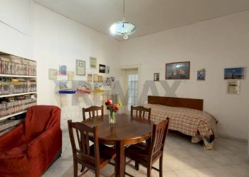 Sala da pranzo - Appartamento Vico Luperano, Napoli - foto 12