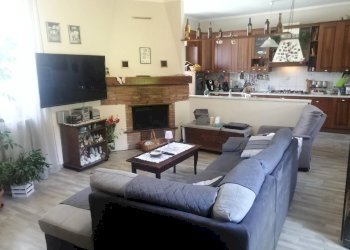 Foto 1 - Trilocale via Trieste
 
1, Besozzo - foto 1