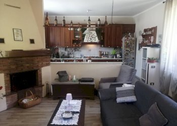 Foto 2 - Trilocale via Trieste
 
1, Besozzo - foto 2