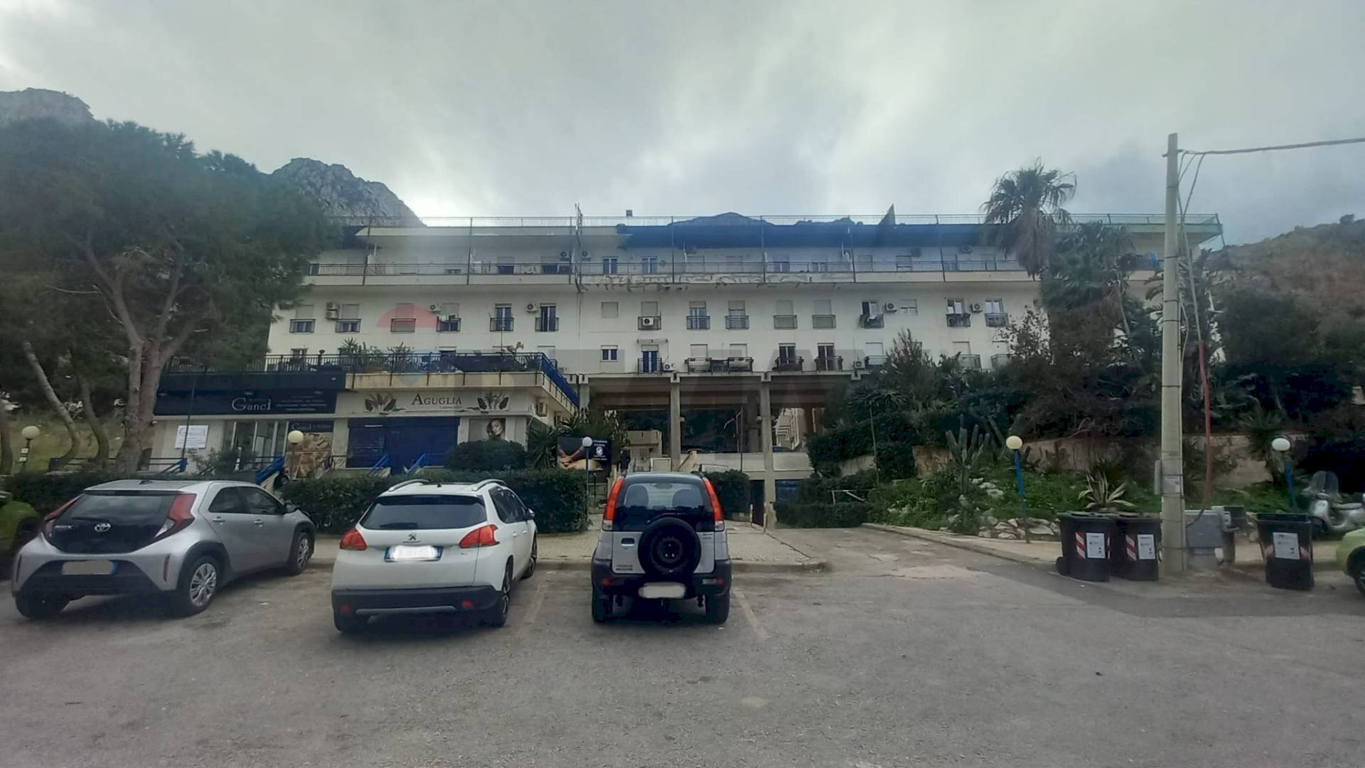 Edificio all\'aperto - Quadrilocale via Largo Salvatore Caronia Roberti
 
22, Palermo - foto 2