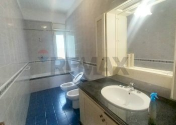 Bagno - Quadrilocale via Largo Salvatore Caronia Roberti
 
22, Palermo - foto 7