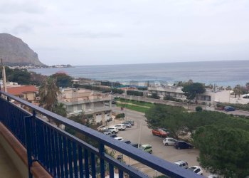 Balcone - Quadrilocale via Largo Salvatore Caronia Roberti
 
22, Palermo - foto 14