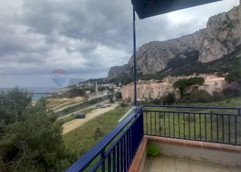 Balcone - Quadrilocale via Largo Salvatore Caronia Roberti
 
22, Palermo - foto 15