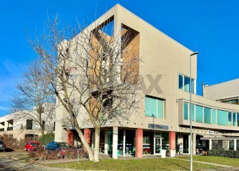 Edificio all\'aperto - Shop Via Luca della Robbia
 
24/b, Reggio nell'Emilia - photo 1