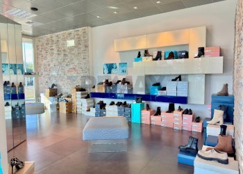 Soggiorno - Shop Via Luca della Robbia
 
24/b, Reggio nell'Emilia - photo 6