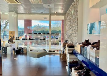 Soggiorno - Shop Via Luca della Robbia
 
24/b, Reggio nell'Emilia - photo 12