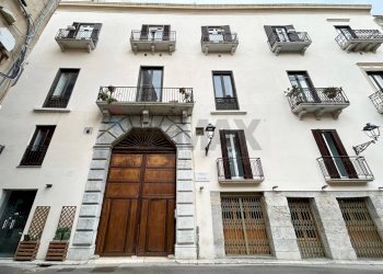 Edificio all\'aperto - Appartamento piazza lucatelli
 
1, Trapani - foto 1