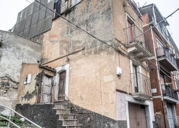 Edificio all\'aperto - Casa indipendente Via Tasso, Vizzini - foto 2