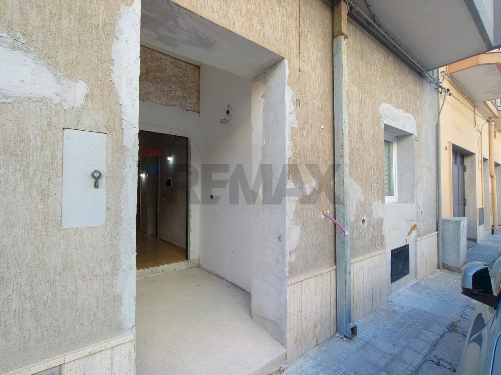 Facciata - Casa indipendente Via Cuneo
70, Mesagne - foto 2