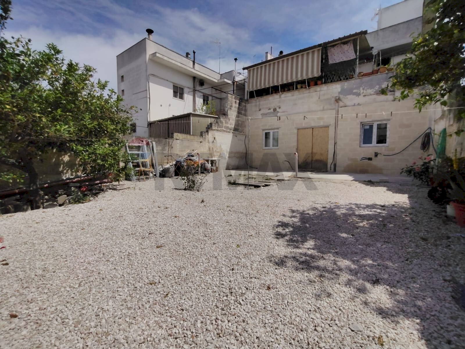 Cortile Privato vista 3 - Casa indipendente Via Cuneo
 
70, Mesagne - foto 1