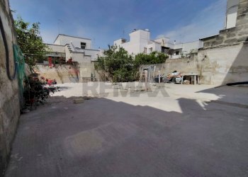 Cortile Privato vista 1 - Casa indipendente Via Cuneo
 
70, Mesagne - foto 13