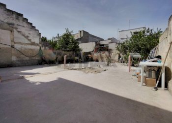 Cortile Privato vista 2 - Casa indipendente Via Cuneo
 
70, Mesagne - foto 14