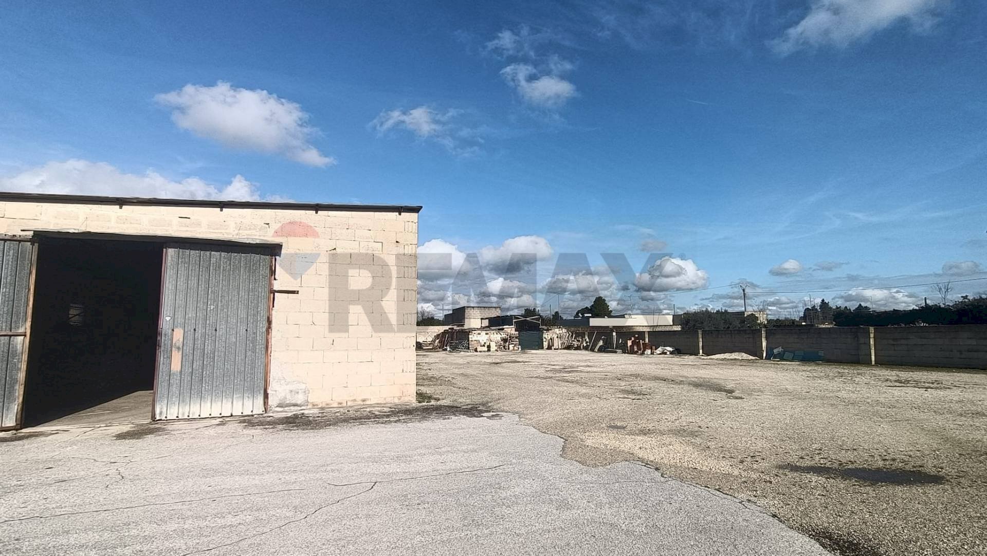 Edificio all\'aperto - Locale Commerciale Via Vecchia Mesagne
 
81, Latiano - foto 3