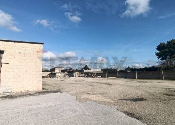 Edificio all\'aperto - Locale Commerciale Via Vecchia Mesagne
 
81, Latiano - foto 6