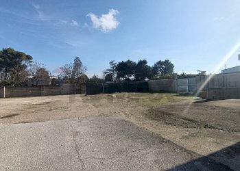 Terrazza - Locale Commerciale Via Vecchia Mesagne
 
81, Latiano - foto 8