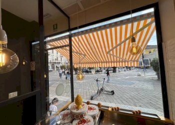 Foto 2 - Shop Piazzale Stazione Porta Genova, Milano - photo 2