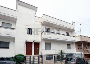 Edificio all\'aperto - Trilocale Alessandro Volta
 
14, Adelfia - foto 2