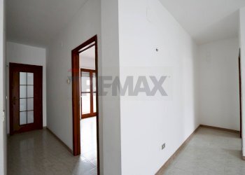 Stanza vuota - Trilocale Alessandro Volta
 
14, Adelfia - foto 8