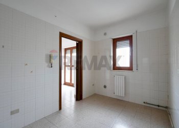 Stanza vuota - Trilocale Alessandro Volta
 
14, Adelfia - foto 13