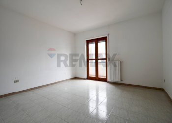 Stanza vuota - Trilocale Alessandro Volta
 
14, Adelfia - foto 17