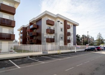 Edificio all\'aperto - Trilocale Via Cavalier Enrico Gatti
 
3, Collecchio - foto 2