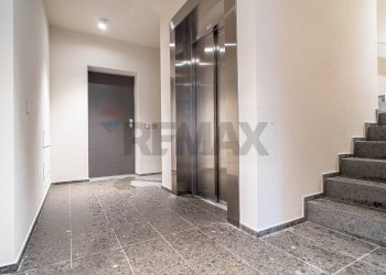 Ricezione / Lobby - Trilocale Via Cavalier Enrico Gatti
 
3, Collecchio - foto 9