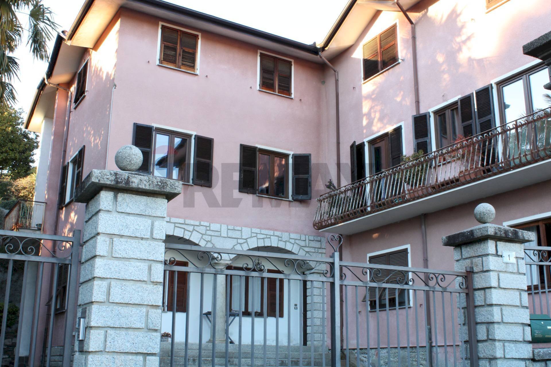 Edificio all\'aperto - Trilocale via Strigini
 
1, Ameno - foto 1