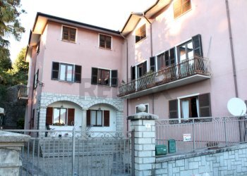 Casa all\'aperto - Trilocale via Strigini
 
1, Ameno - foto 2