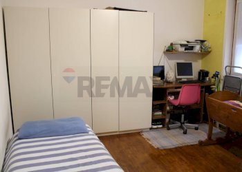 Camera / camera da letto - Trilocale via Strigini
 
1, Ameno - foto 11