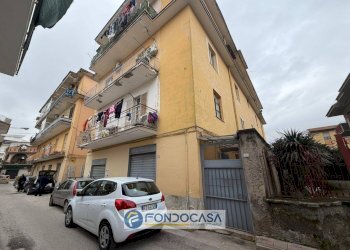 Foto 7 - Quadrilocale via limone
 
1, Sant'Arpino - foto 7